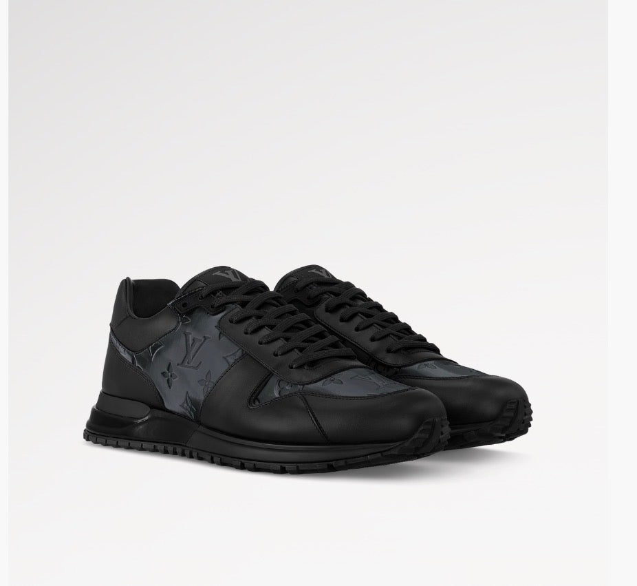 Louis Vitton Run away sneaker in black